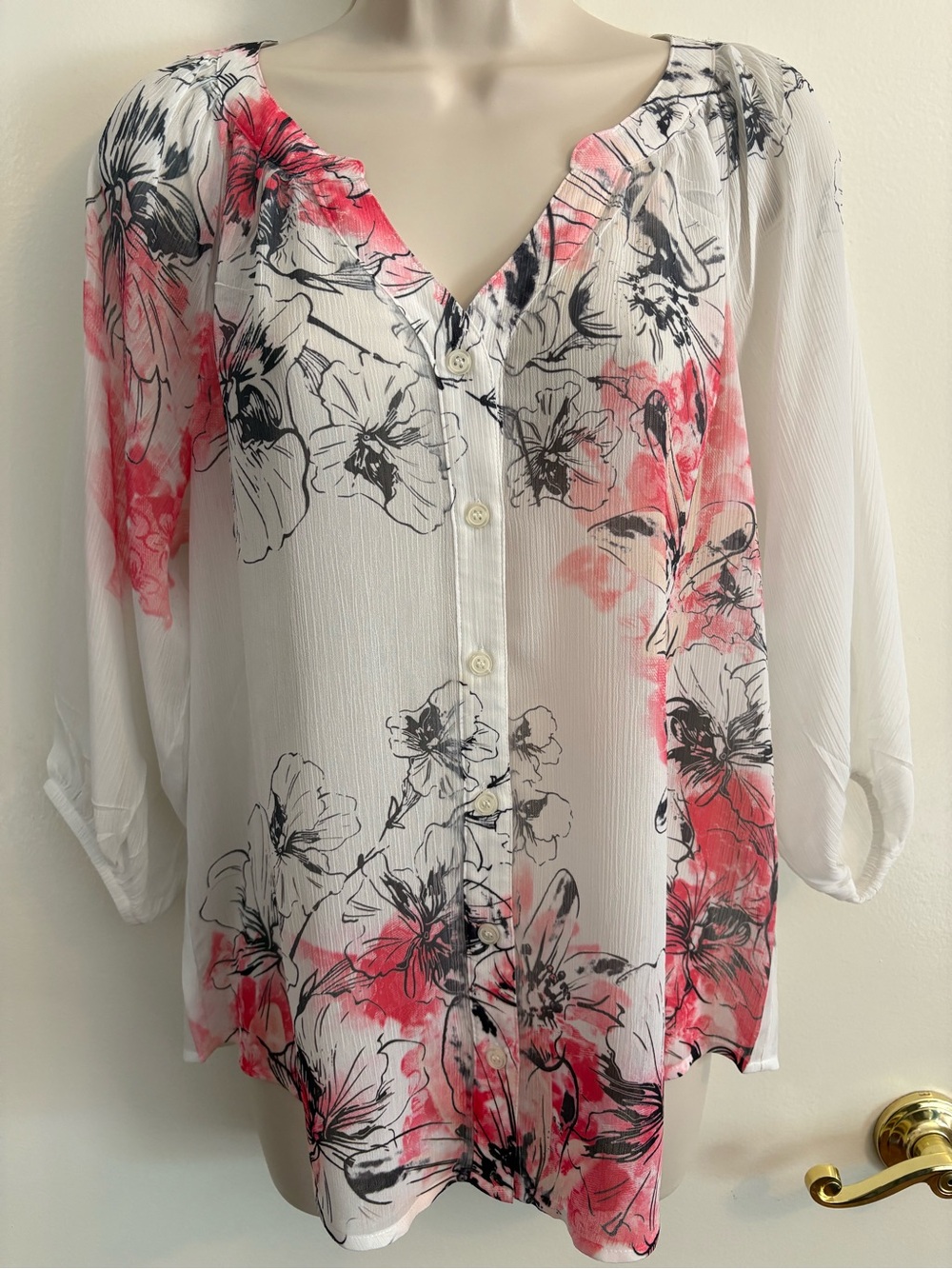 Women's White Floral Button-Front Blouse with Pink Accents